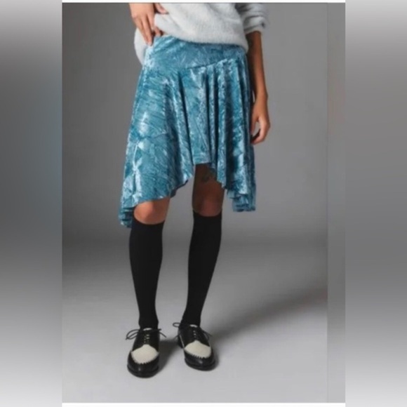 Silence + Noise Urban Outfitters Willa blue teal Crushed Velvet Mini Skirt‎ szM - Picture 1 of 7